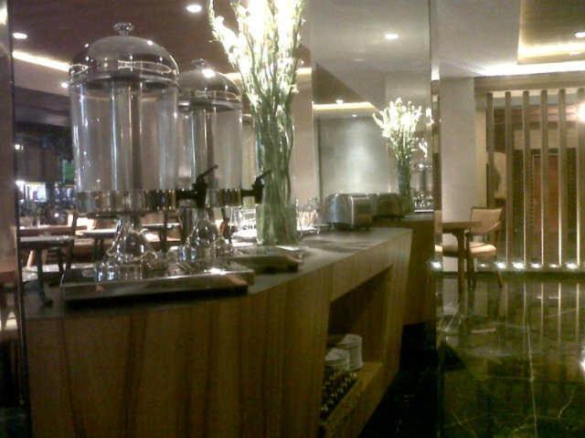 Hotel Mutiara Malioboro Yogyakarta Exterior foto