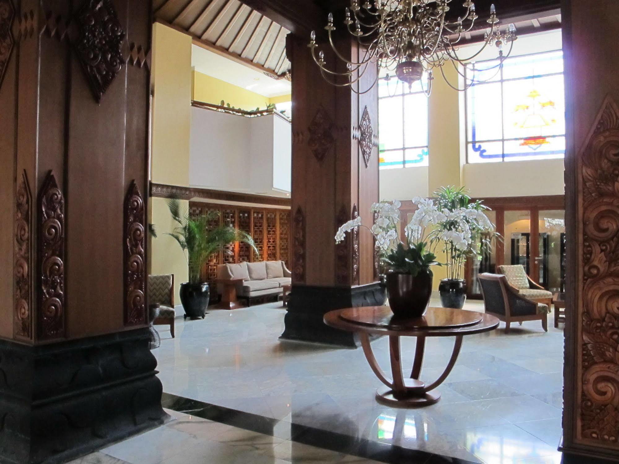 Hotel Mutiara Malioboro Yogyakarta Exterior foto