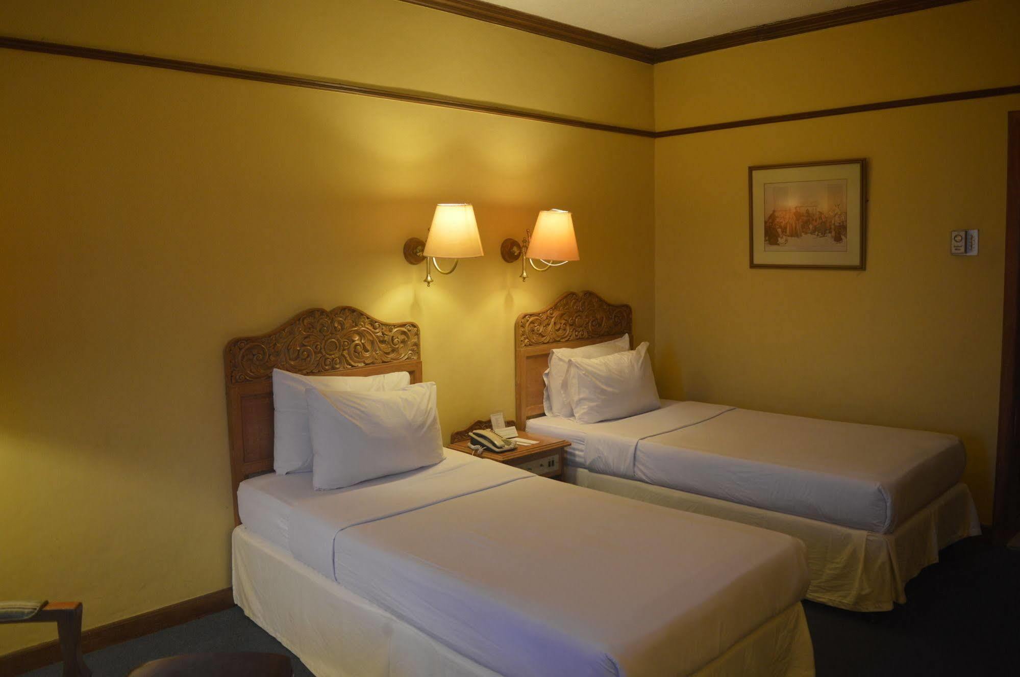Hotel Mutiara Malioboro Yogyakarta Exterior foto