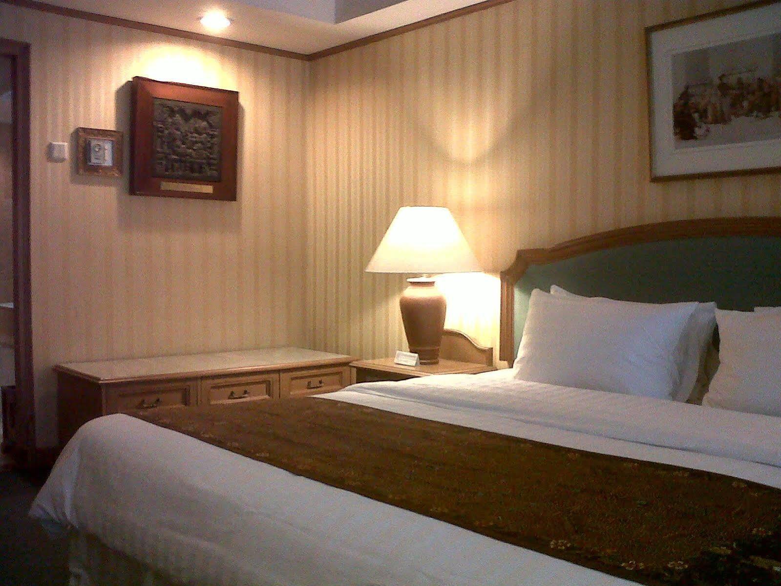 Hotel Mutiara Malioboro Yogyakarta Exterior foto