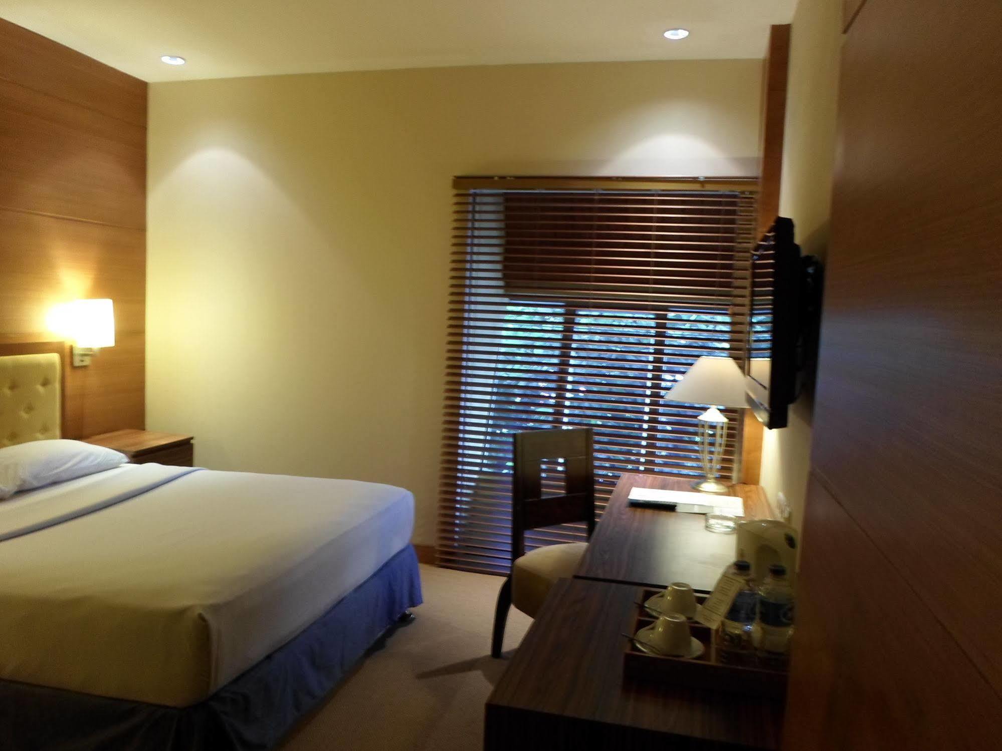 Hotel Mutiara Malioboro Yogyakarta Exterior foto