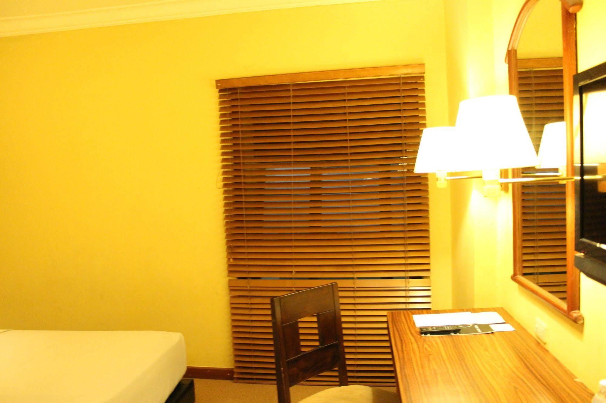 Hotel Mutiara Malioboro Yogyakarta Exterior foto